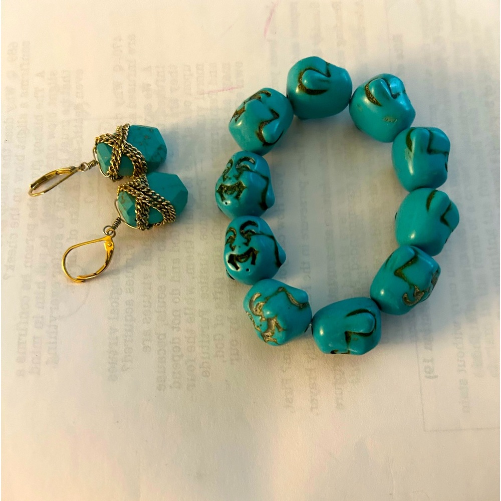 Turquoise color,Buddha bracelet, with stunning pierced earrings!!